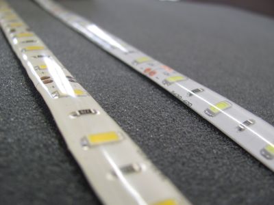 LED pásek 12V teplá bílá 12W/m 5630 krytý zalitím