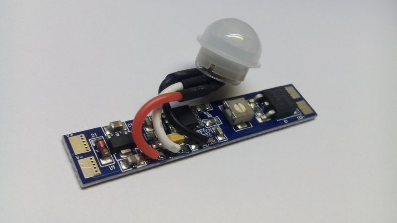 Pohyb.PIR spínač nast.čas pro Al profily QPSW01T