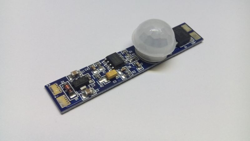 Pohybový PIR spínač pro Al profily QPSW02