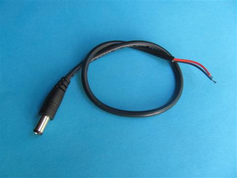 napájecí konektor M (plug) 5,5/2,1mm, >15cm