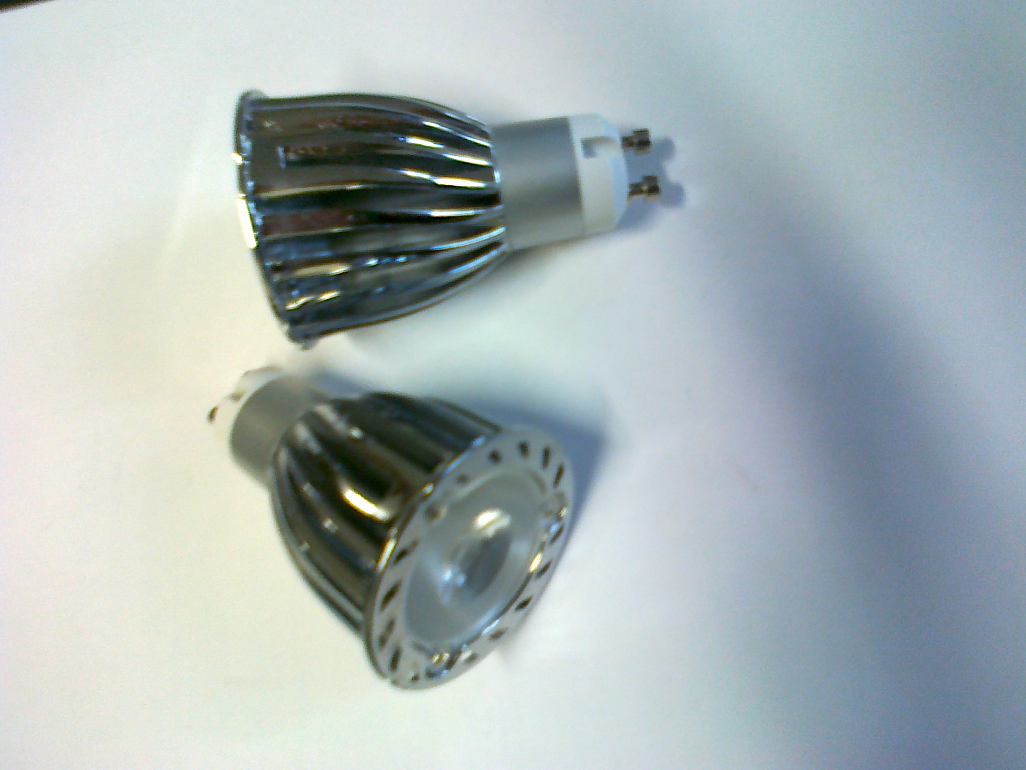 LED žárovka bodová 3W,90-230V,GU10,čistá bílá